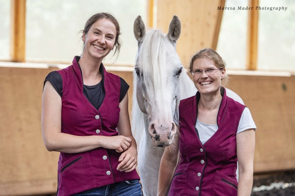 Reiten, wie Pferde es lieben; glückliche Pferde mit OsteoDressage