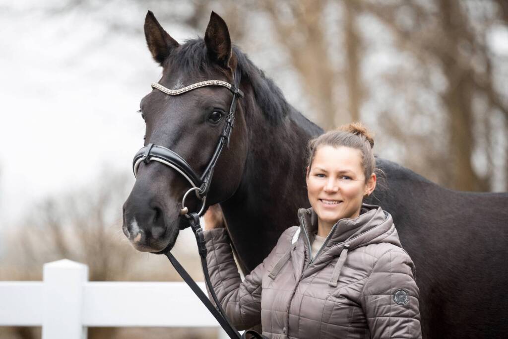 Birte Ewaldsen, Pferde-Osteopathin und Ausbilderin für Tensegrales Training